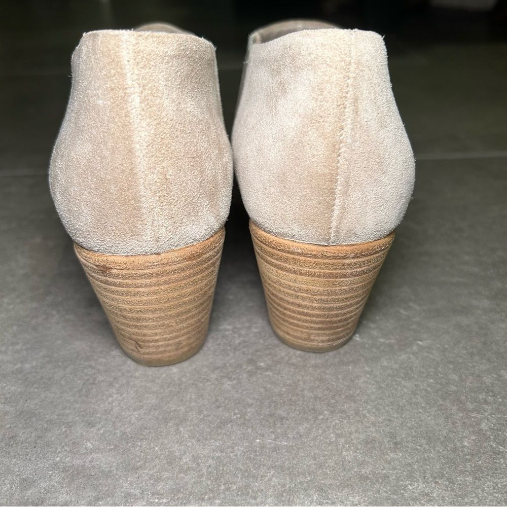 Vince Hamilton Neutral Suede Leather Block Heel Ankle Boots Womens Shoe Size 6.5 - Picture 9 of 11